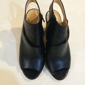 CLUB MONACO BLACK LEATHER SHOES UPPER LINING SOLE ZIPPER INSIDE PEEP TOE